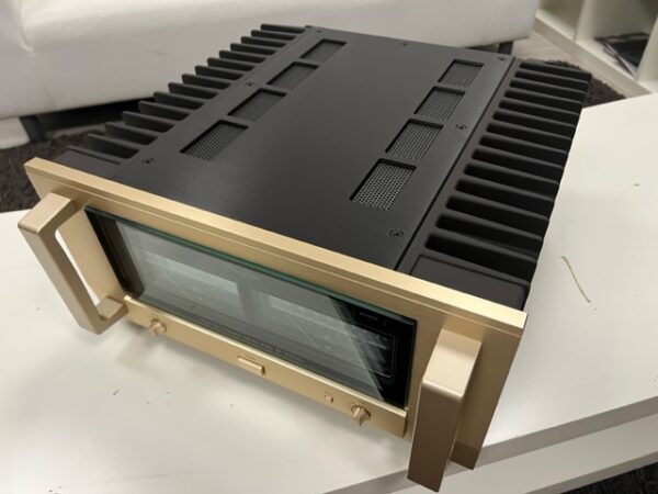 Accuphase P-7500