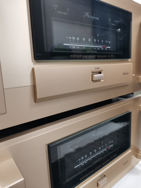A250 Accuphase