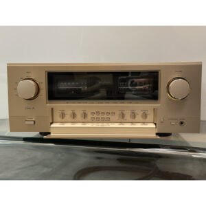 Accuphase E-700