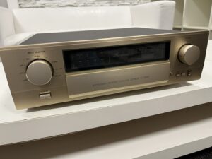 Accuphase C-2420